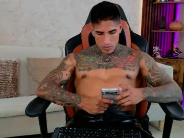 Chaturbate Best live sex cam show of chris_reilly