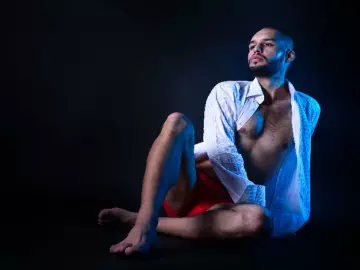 Imlive Best live sex cam show of GuesssWhoo24