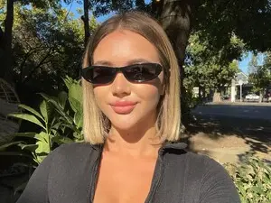 Myfreecams Watch Live Sex Cams of HolyMeow