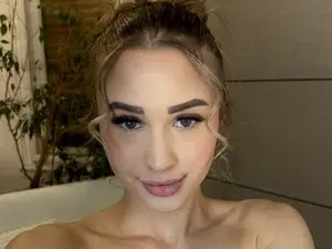 Myfreecams Adult Video Chat of BunnyHeat