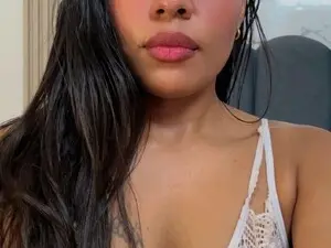 Myfreecams Sex Chat of KissMeSara