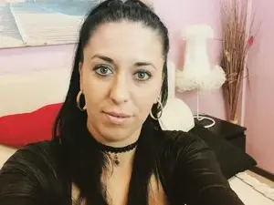 Myfreecams Sex Chat of Aliceblack24