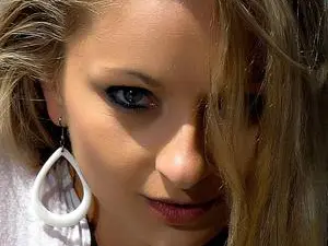 Myfreecams Watch Live Sex Cams of Paulia