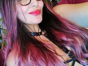 Myfreecams Watch Live Sex Cams of CARMENVILLA1