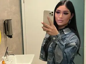Myfreecams Private Sex Chat of Kira_Krush