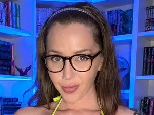 Myfreecams Adult Video Chat of NerdyBody