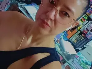 Myfreecams Live Sex Cam of Samanthalusth
