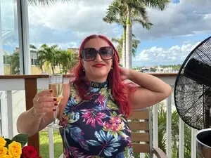 Myfreecams Live Sex Cam of CURVYMILF46
