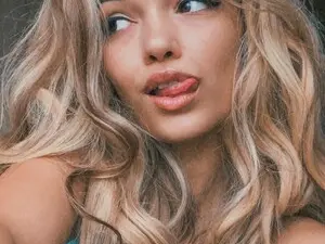 Myfreecams Watch Live Sex Cams of BelleM