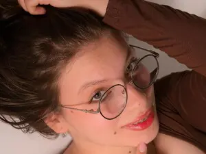 Myfreecams Nude Webcam of Liiliie_petite