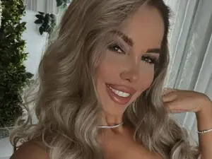 Myfreecams Free Porn Cam of ZinaSquirts