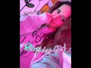 Streamate Sex Chat of Alyx_Singer