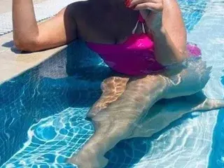 Streamate Adult Webcams of HornyHarriet_XX