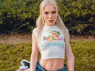 Streamate Nude Webcam of DaiseyDesire