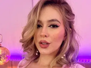 Streamate Free Porn Cam of AnnieAdam