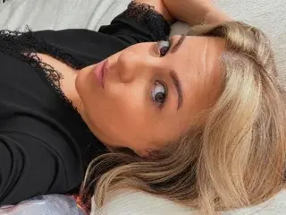 Streamate Nude Webcam of MsBelleWarick