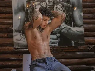 Streamate Nude Webcam of Aron_ford