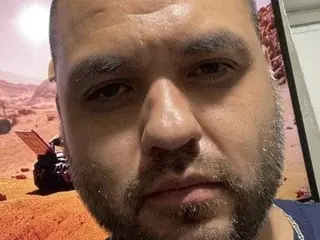 Streamate Live Sex Cam of Ehdgher64