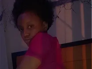 Streamate Live Sex Cam of Amiraluciennex