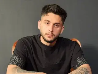 Streamate Nude Webcam of TroyWade