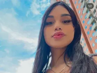 Streamate Nude Webcam of Alejadolly