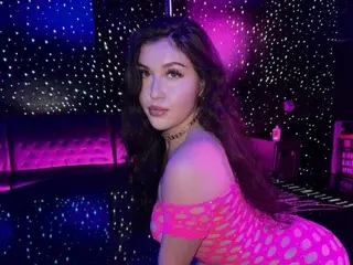 Streamate Adult Webcam of AvaRaeGirlNextDoor