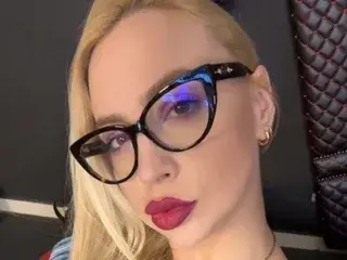Streamate Nude Webcam of ollivia_smith