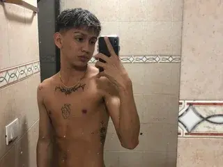 Streamate Adult Webcam of OliverSmiith
