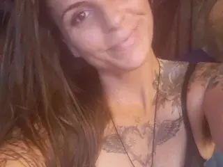 Streamate Live Sex Cam of Ladyluvxo