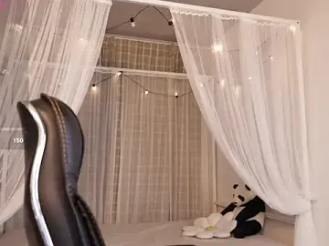 Stripchat Adult Webcam of Saphyralux