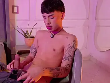 Stripchat Sex Cam of Zeyn_smith