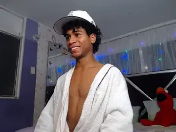 Stripchat Adult Webcam of Santy_bigcock_01