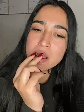 Stripchat Live Sex Cam of Kittynoir_Chile