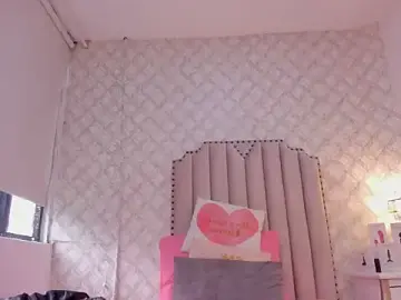 Stripchat Live Sex Cam of katherine_glow