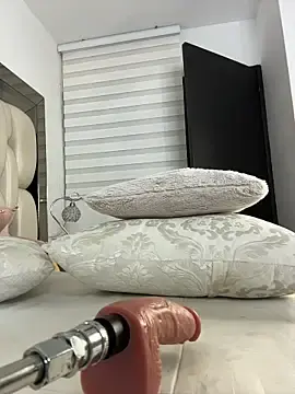 Stripchat Free Live Porn of ALISSON_FOXXX1