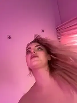Stripchat Sex Cam of HugeBoobsAlice