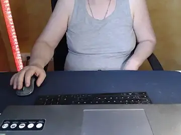 Stripchat Sex Cam of SweetPhoenix76