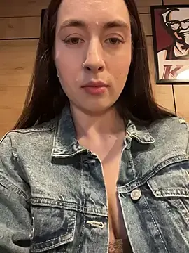 Stripchat Live Porn of Holly_Play