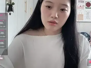 Stripchat Best Webcam of --bee--