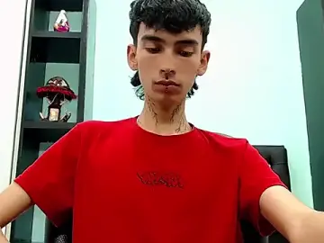 Stripchat Live Porn of ttimy_x_boy