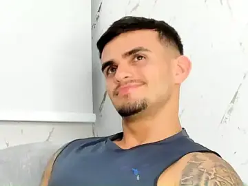 Stripchat Watch Live Sex Cams of Ricardogo19
