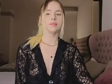 Stripchat Free Live Porn of Bella_crazyy