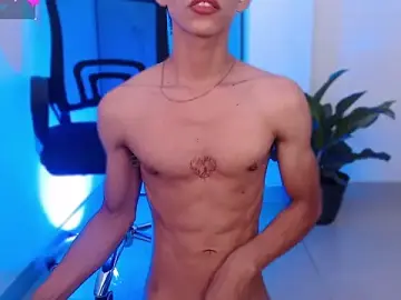 Stripchat Sex Cam of andrew_courtzz