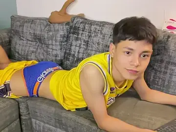 Stripchat Free Porn Cam of Andy_Belier23