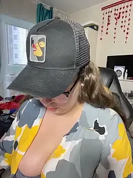 Stripchat Sex Cam of DienkaGreen