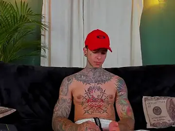 Stripchat Live Sex Cam of Aron_ford