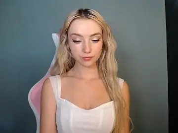 Stripchat Adult Webcam of LuciaYoung