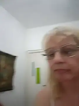 Stripchat Nude Webcam of MatureElegantWidow