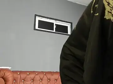Stripchat Sex Cam of zoee_sky22