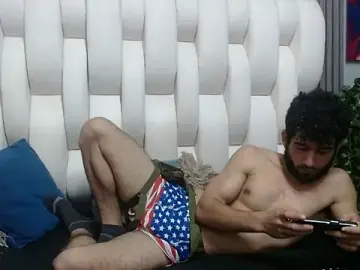 Stripchat Free Porn Cam of aaron_jones_1